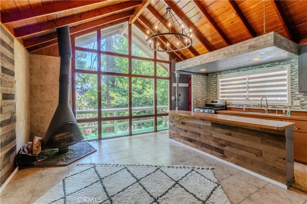 23716 Shady Crestline, CA 92325