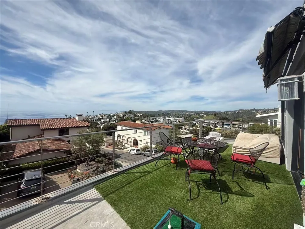 988 Acapulco Laguna Beach, CA 92651