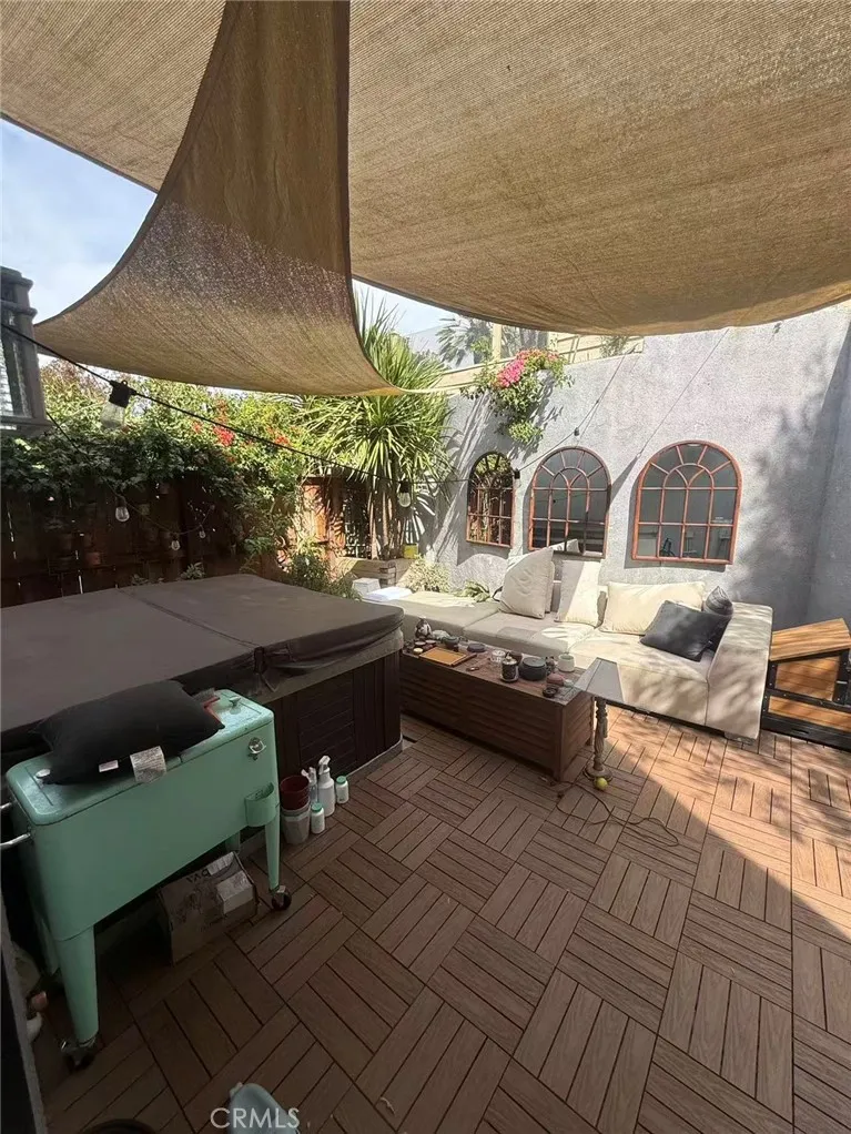 988 Acapulco Laguna Beach, CA 92651
