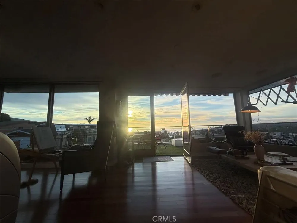 988 Acapulco Laguna Beach, CA 92651