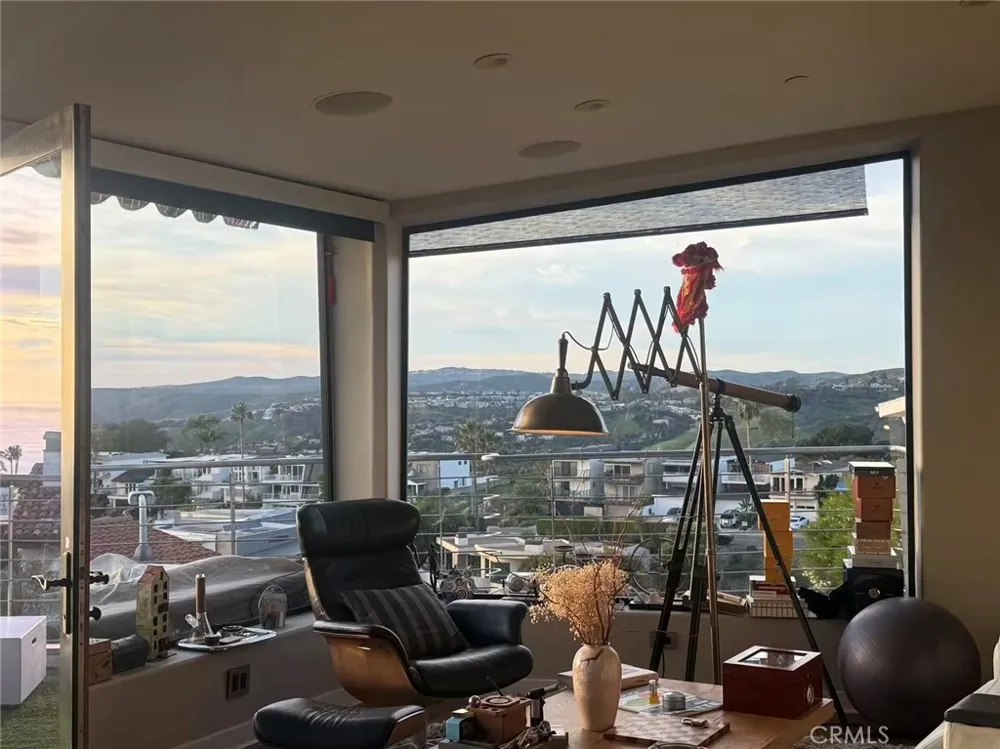 988 Acapulco Laguna Beach, CA 92651