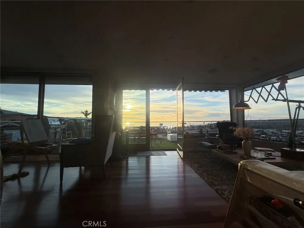 988 Acapulco Laguna Beach, CA 92651
