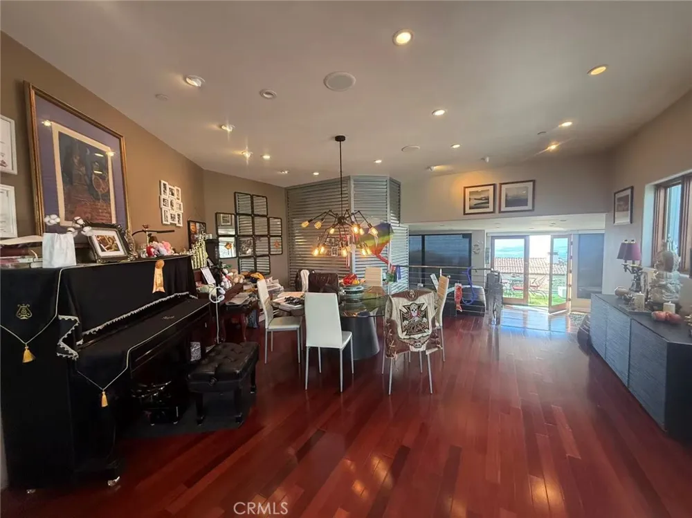 988 Acapulco Laguna Beach, CA 92651