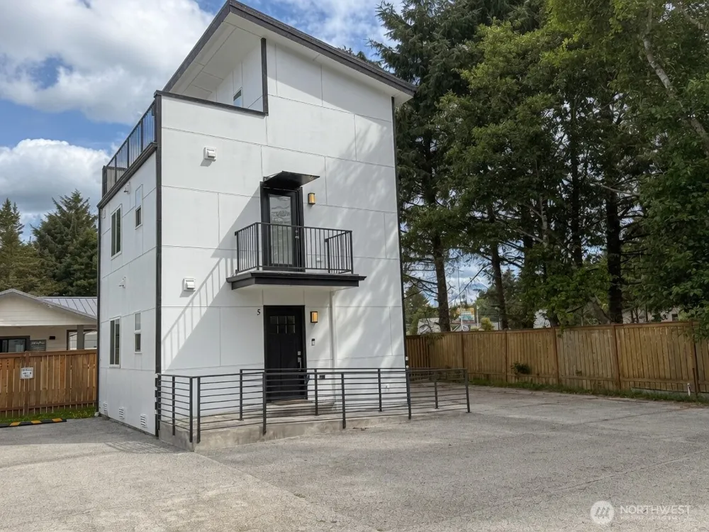 890 Magellan Avenue NE #5 Ocean Shores, WA 98569