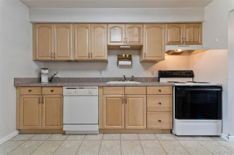 33587 Pondview Circle #114