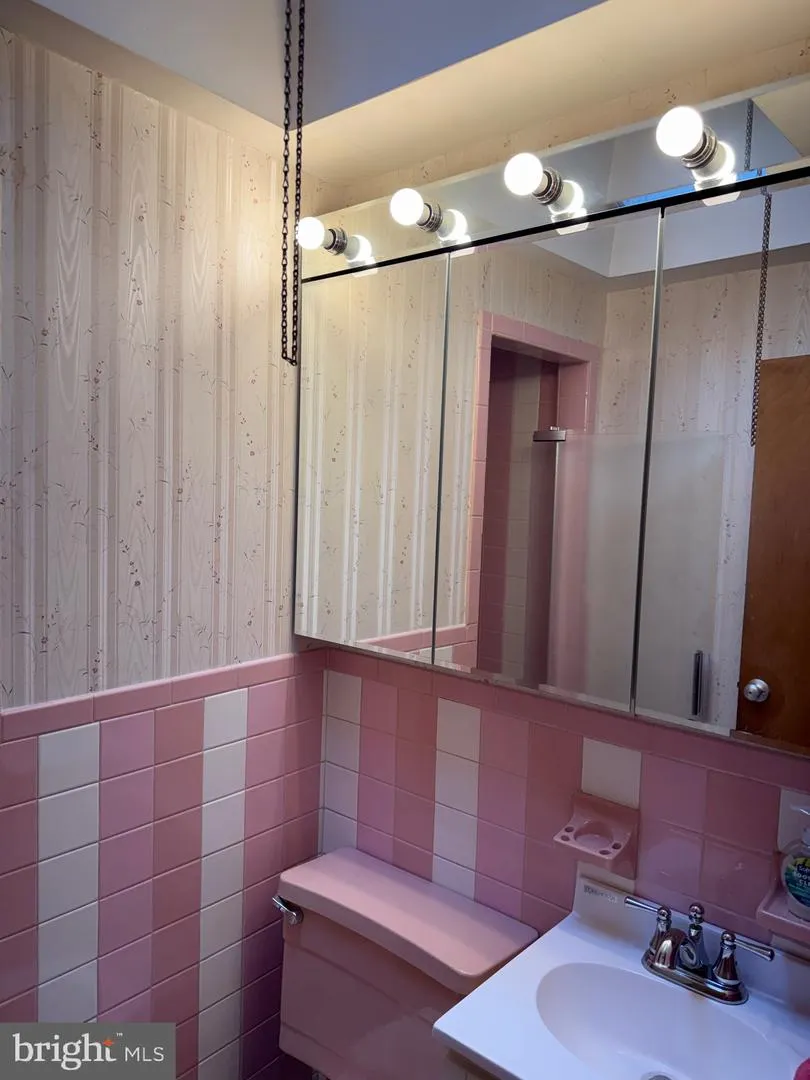 10800 PERRIN ROAD Philadelphia, PA 19154