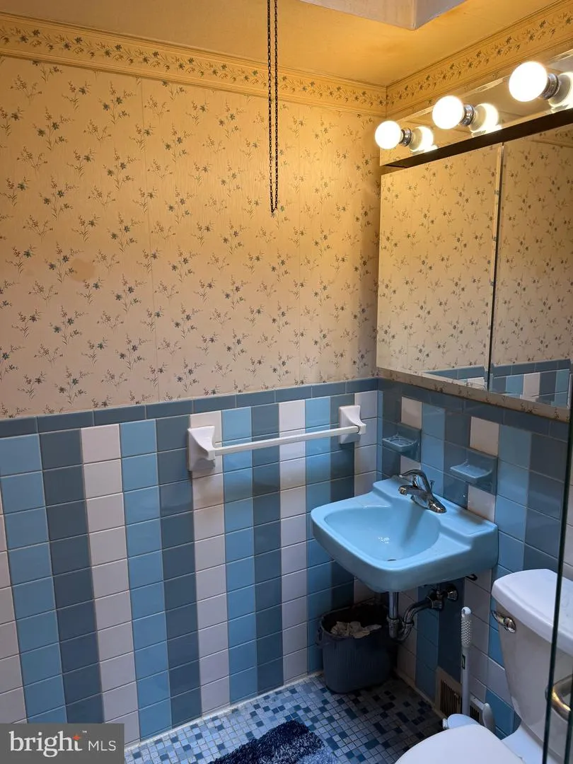 10800 PERRIN ROAD Philadelphia, PA 19154