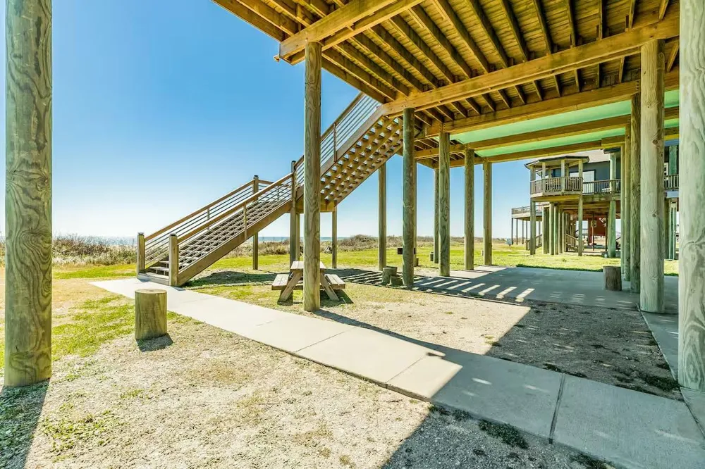 2386 Hwy 87 Gilchrist, TX 77617
