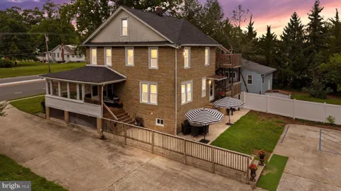 1124 MANTUA PIKE