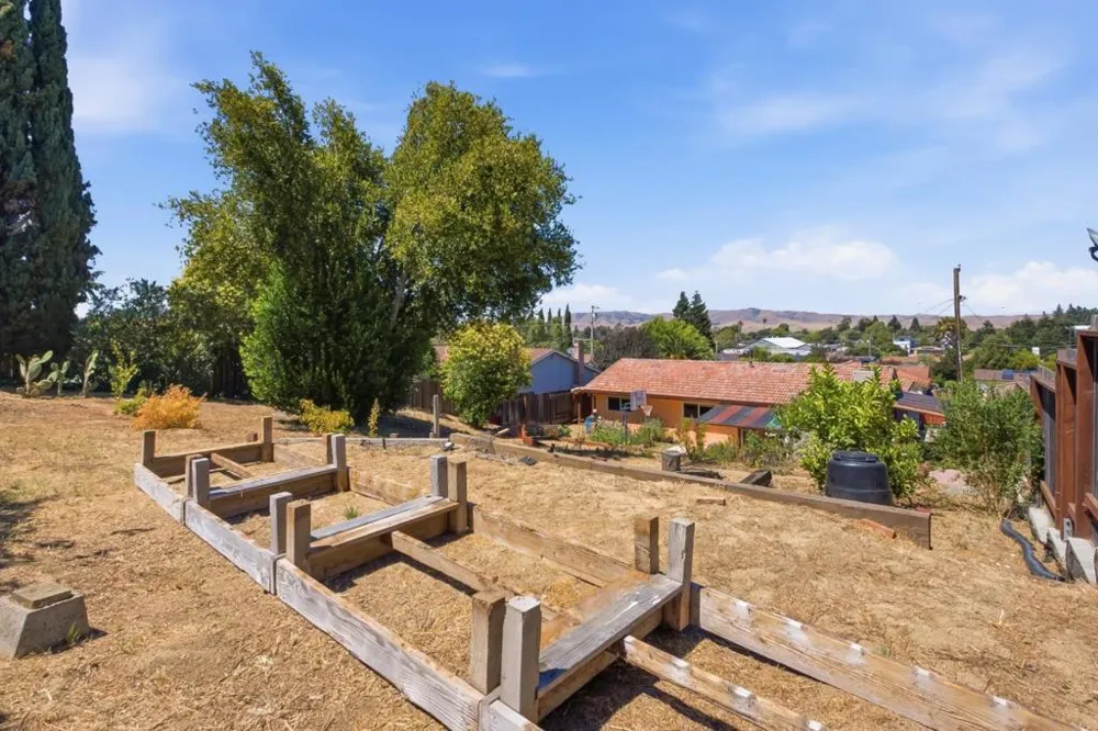 501 7th Street San Juan Bautista, CA 95045