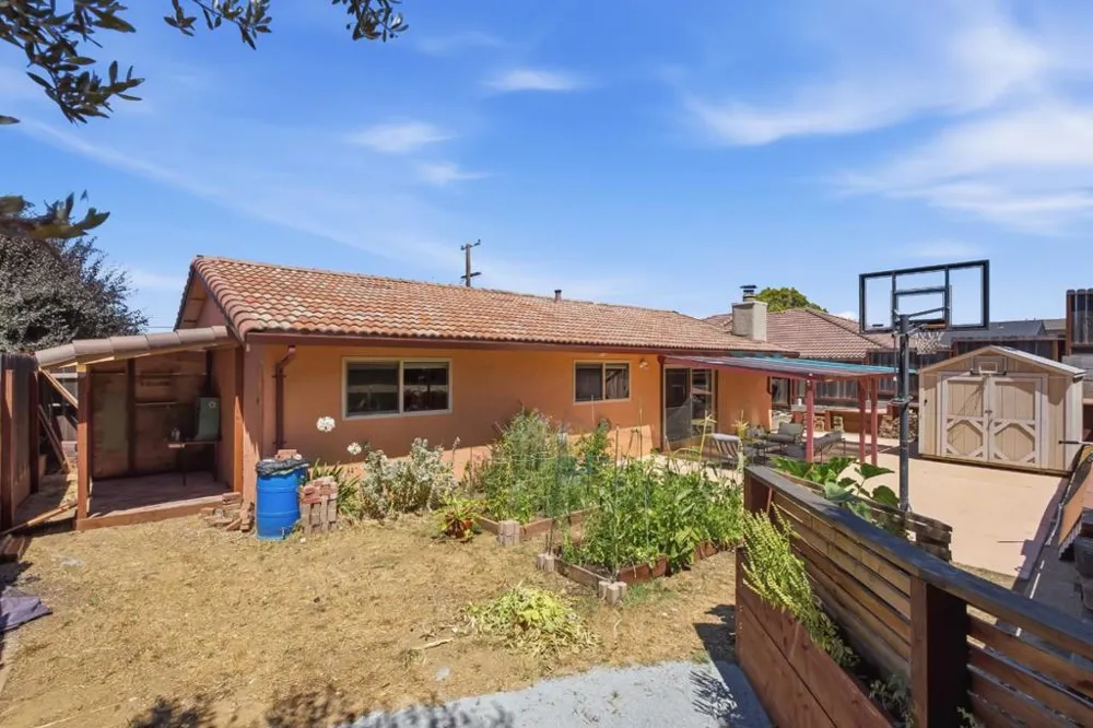 501 7th Street San Juan Bautista, CA 95045
