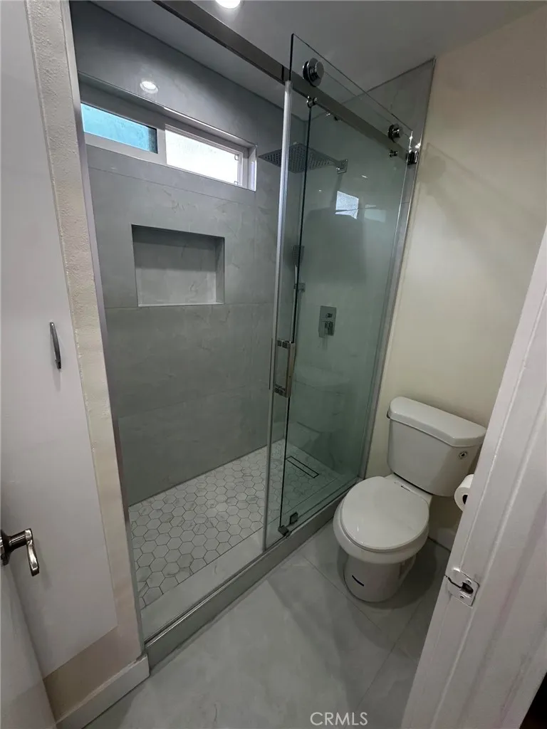 7432 Hazeltine #7 Van Nuys, CA 91405