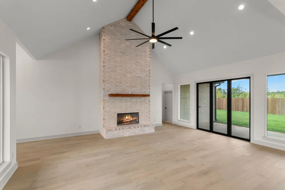 1125 Dillinger Road Hewitt, TX 76643