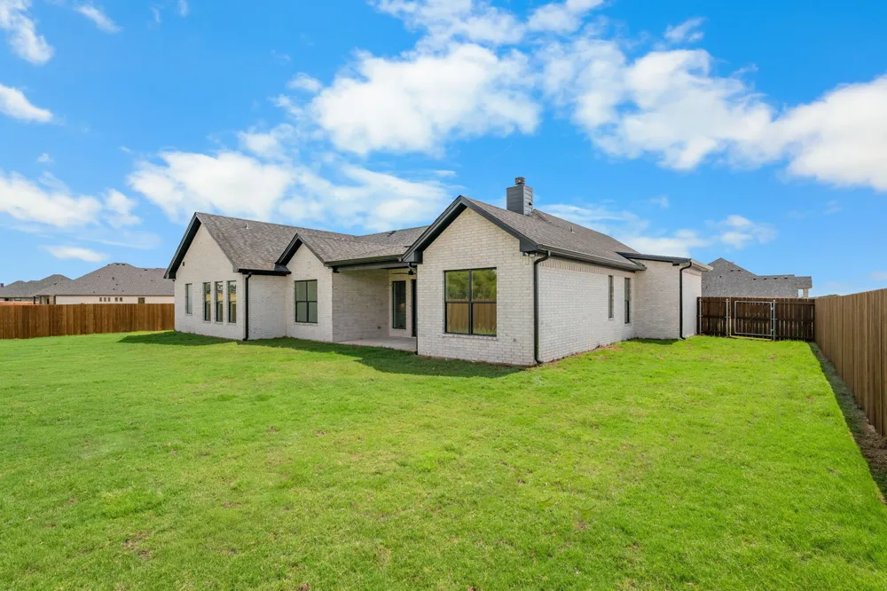 1125 Dillinger Road Hewitt, TX 76643