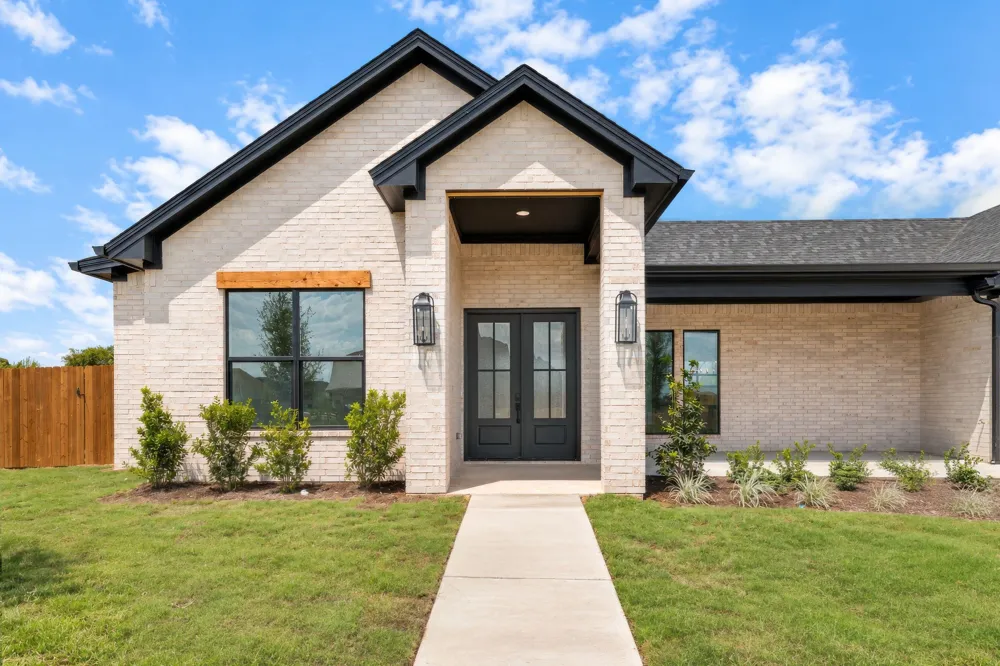 1125 Dillinger Road Hewitt, TX 76643