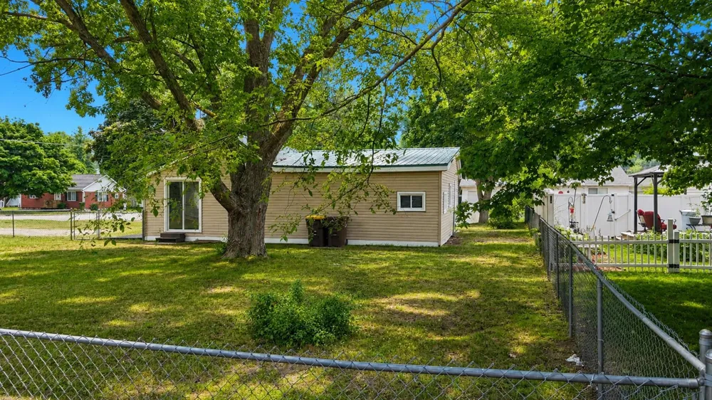 1117 Ward Street Mt Pleasant City, MI 48858