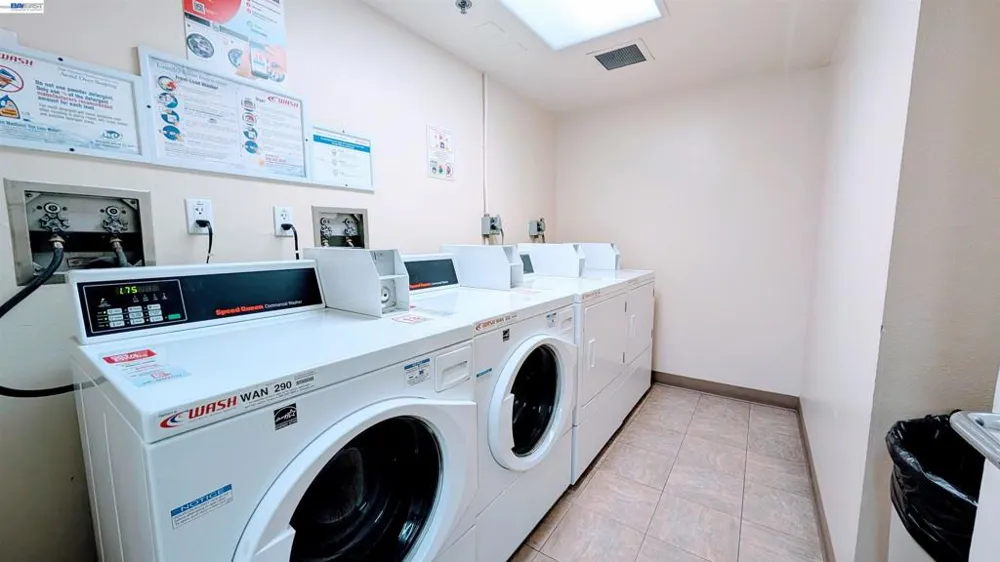 989 Webster St #645 Oakland, CA 94607