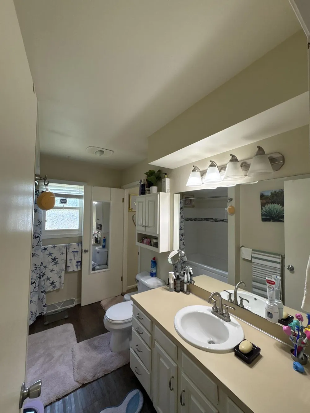 1521 Woodhill Court SW Wyoming City, MI 49509