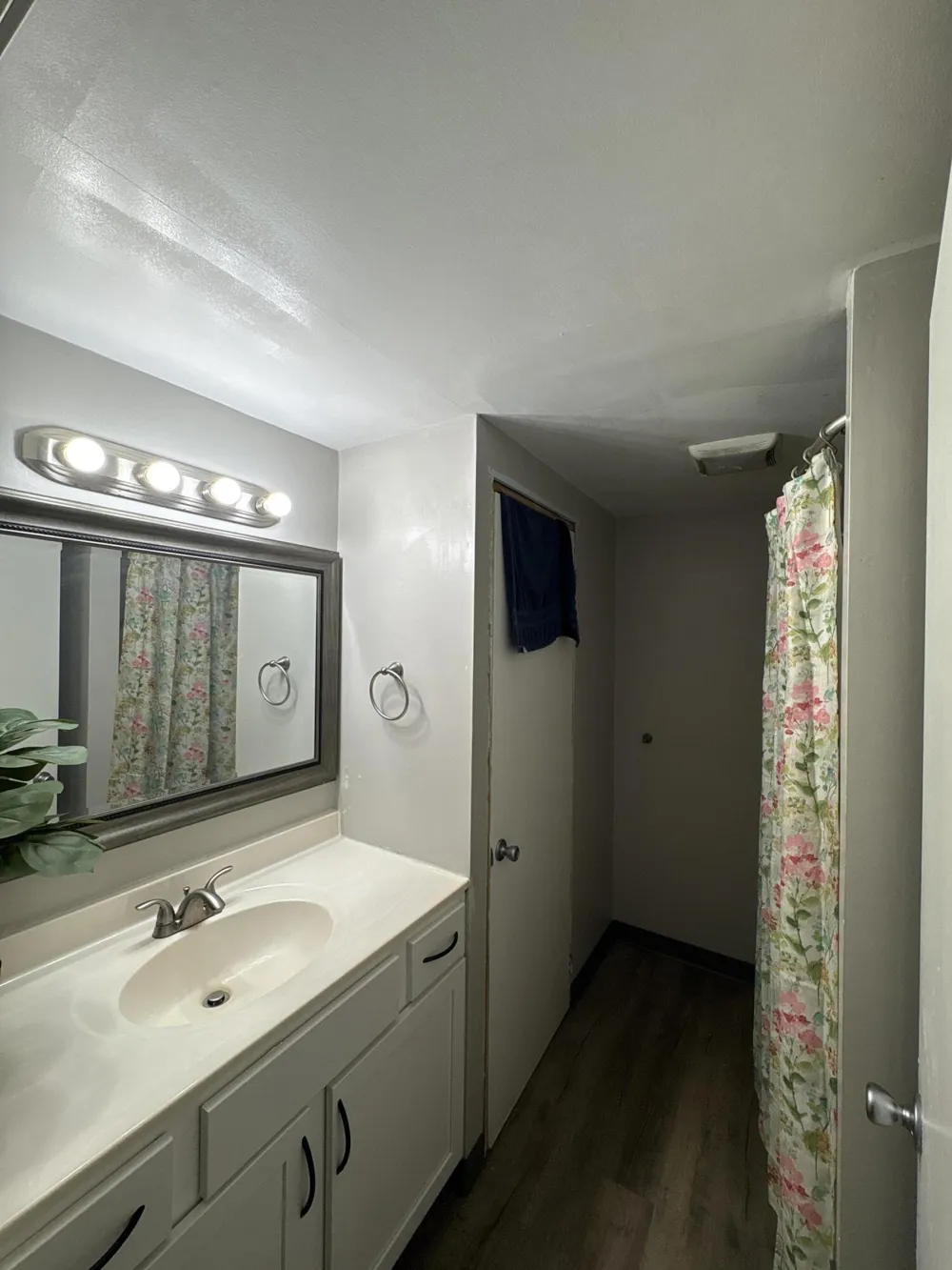 1521 Woodhill Court SW Wyoming City, MI 49509