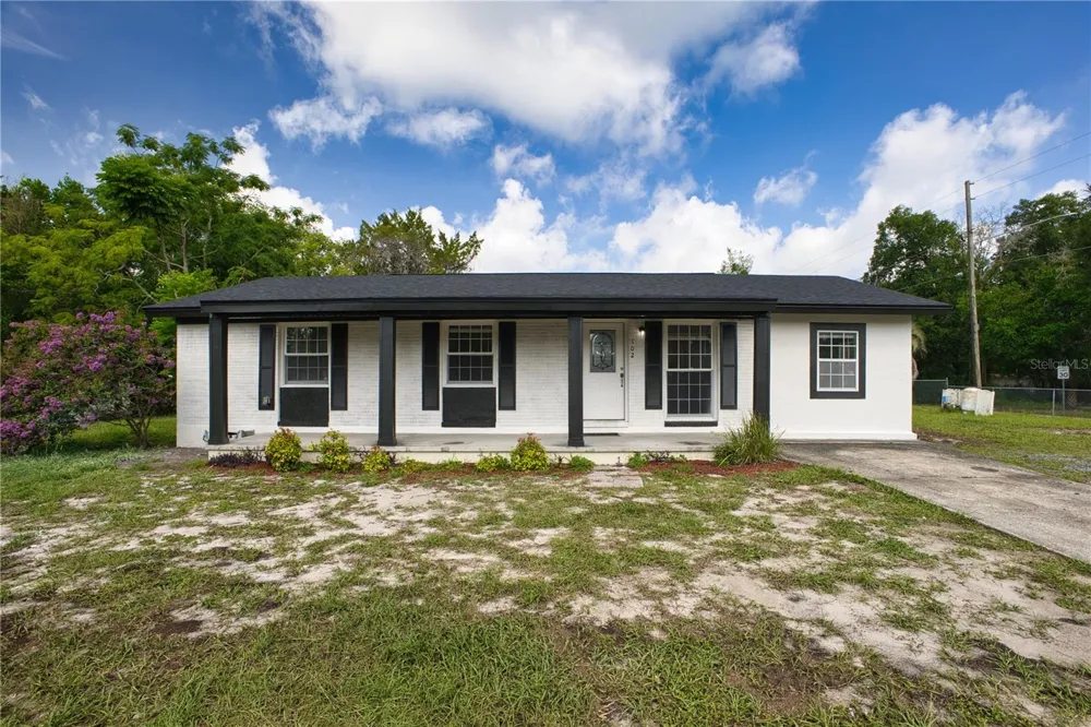 102 AMIGOS ROAD Debary, FL 32713