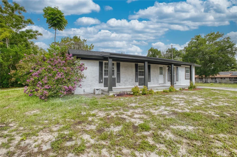 102 AMIGOS ROAD Debary, FL 32713