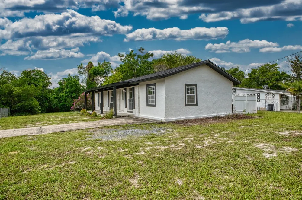 102 AMIGOS ROAD Debary, FL 32713