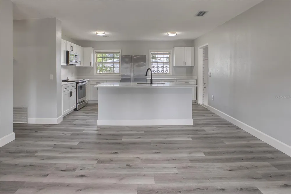 102 AMIGOS ROAD Debary, FL 32713