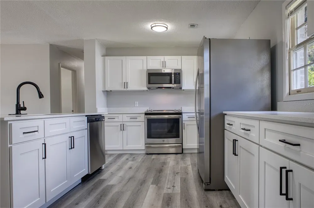 102 AMIGOS ROAD Debary, FL 32713