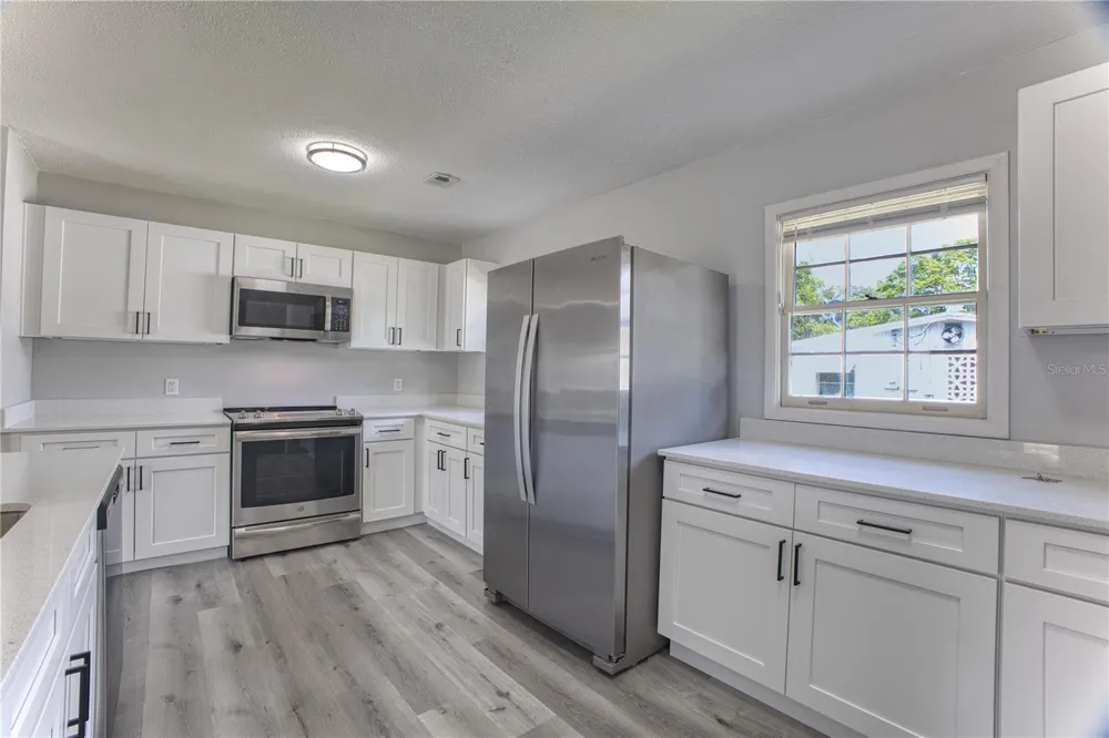 102 AMIGOS ROAD Debary, FL 32713
