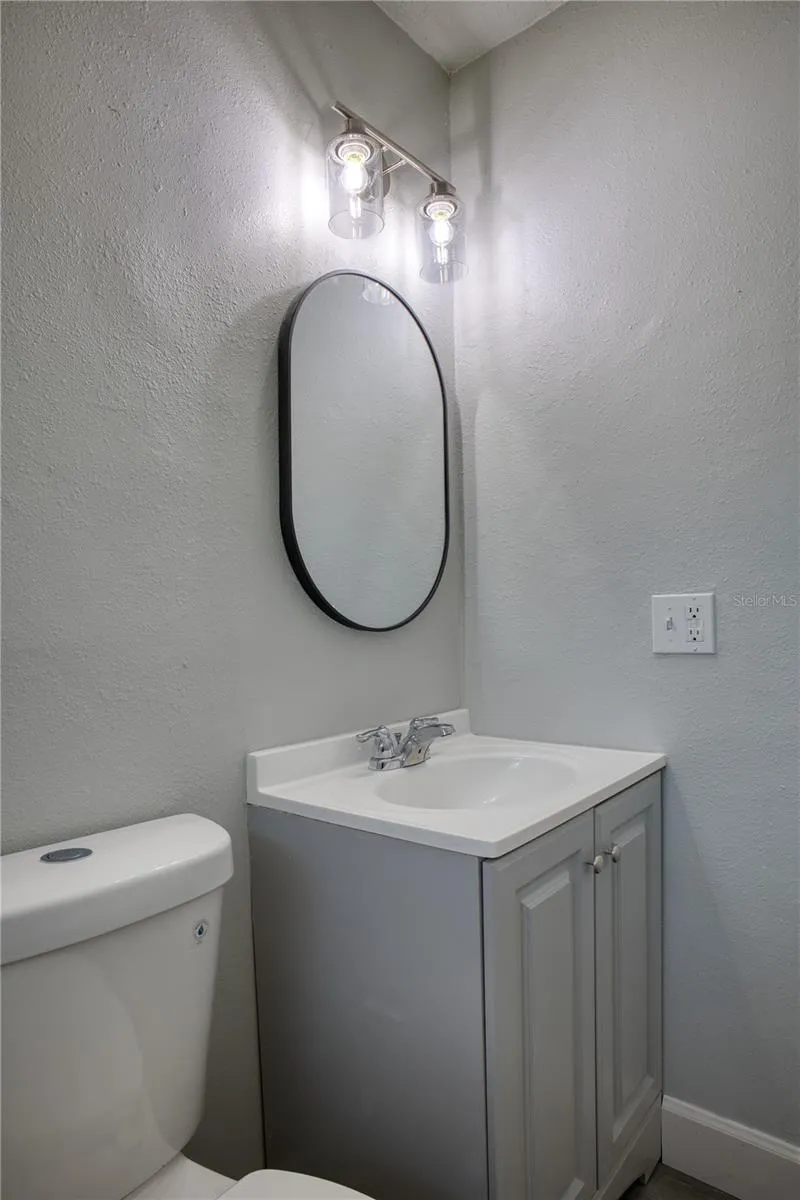 102 AMIGOS ROAD Debary, FL 32713