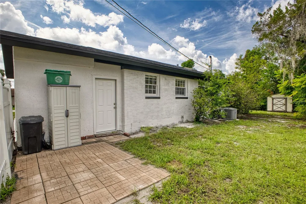 102 AMIGOS ROAD Debary, FL 32713