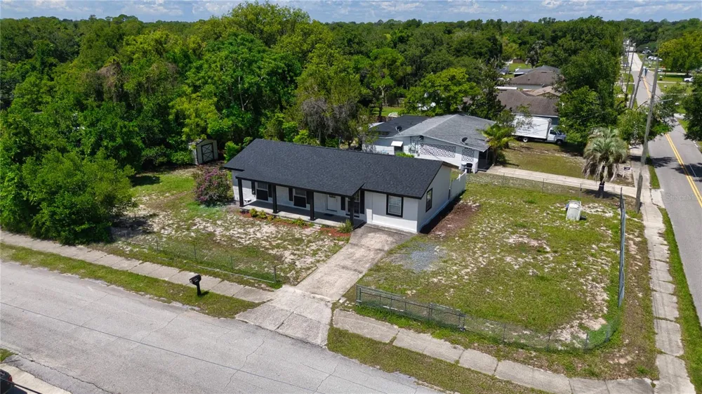 102 AMIGOS ROAD Debary, FL 32713