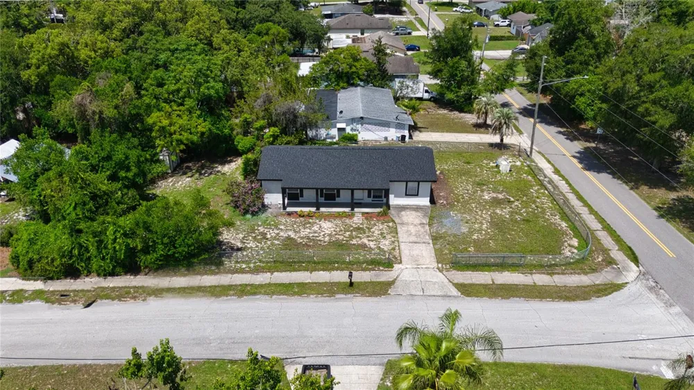102 AMIGOS ROAD Debary, FL 32713