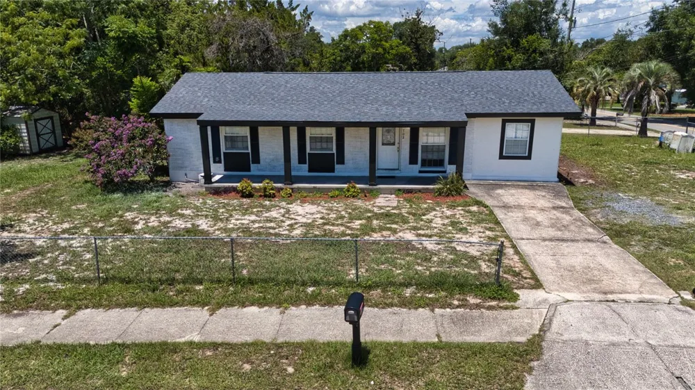 102 AMIGOS ROAD Debary, FL 32713