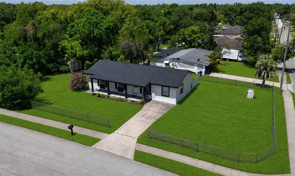 102 AMIGOS ROAD Debary, FL 32713