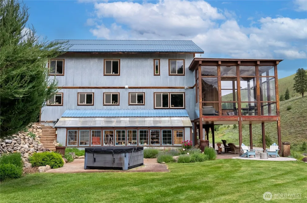 494 Rendezvous Road Winthrop, WA 98862