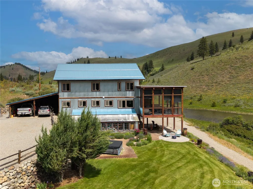 494 Rendezvous Road Winthrop, WA 98862