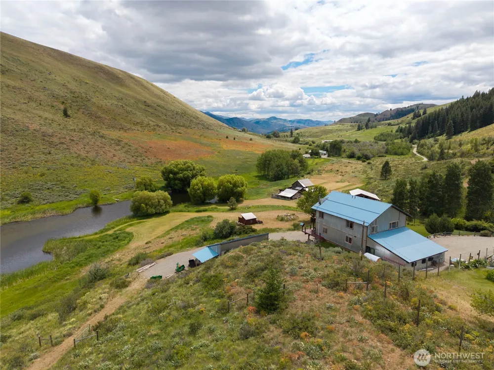 494 Rendezvous Road Winthrop, WA 98862