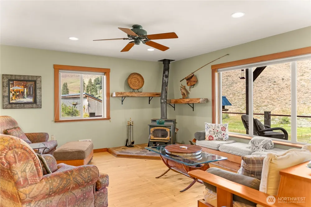 494 Rendezvous Road Winthrop, WA 98862