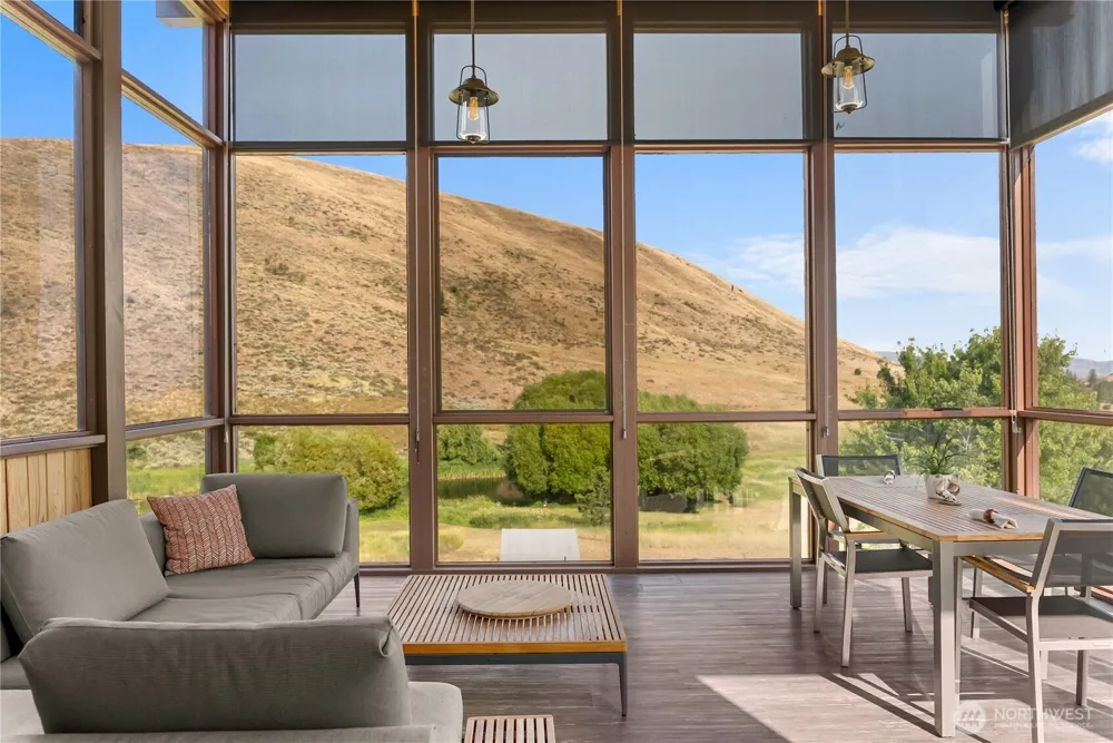 494 Rendezvous Road Winthrop, WA 98862