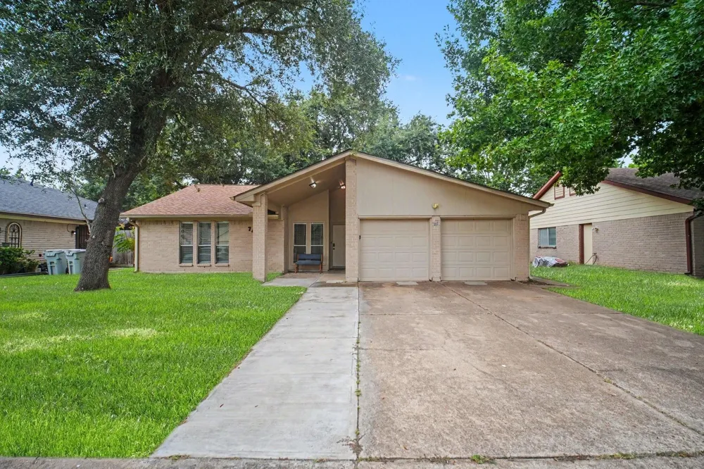 7419 Shady Vale Lane Houston, TX 77040