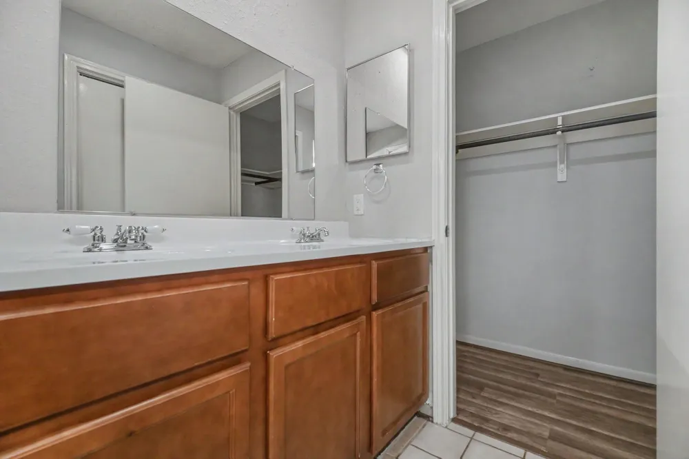 7419 Shady Vale Lane Houston, TX 77040