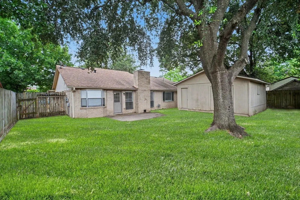 7419 Shady Vale Lane Houston, TX 77040