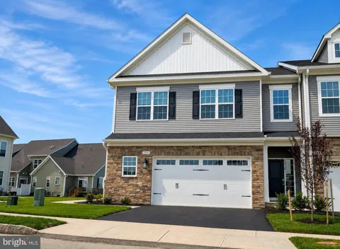 2906 JUSTIN DRIVE