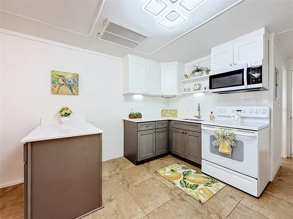 10301 US HIGHWAY 27 #22 Clermont, FL 34711