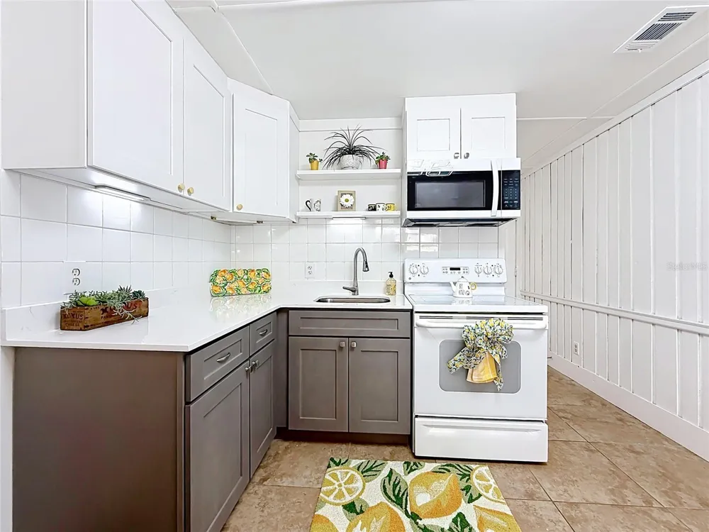 10301 US HIGHWAY 27 #22 Clermont, FL 34711