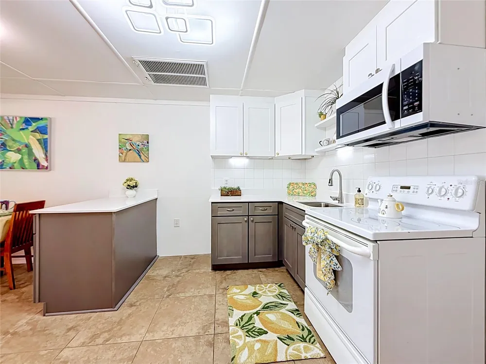 10301 US HIGHWAY 27 #22 Clermont, FL 34711