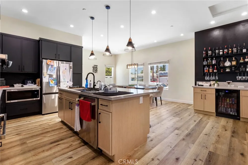 6952 Cozycroft Avenue Winnetka, CA 91306