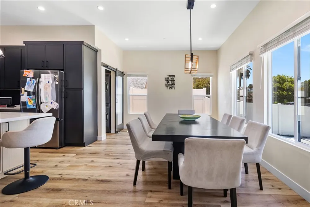 6952 Cozycroft Avenue Winnetka, CA 91306
