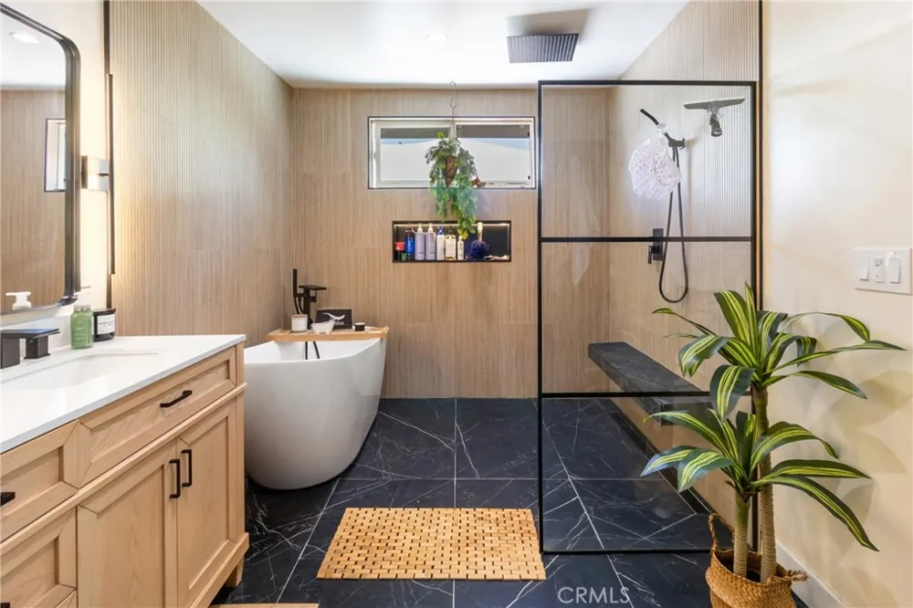 6952 Cozycroft Avenue Winnetka, CA 91306